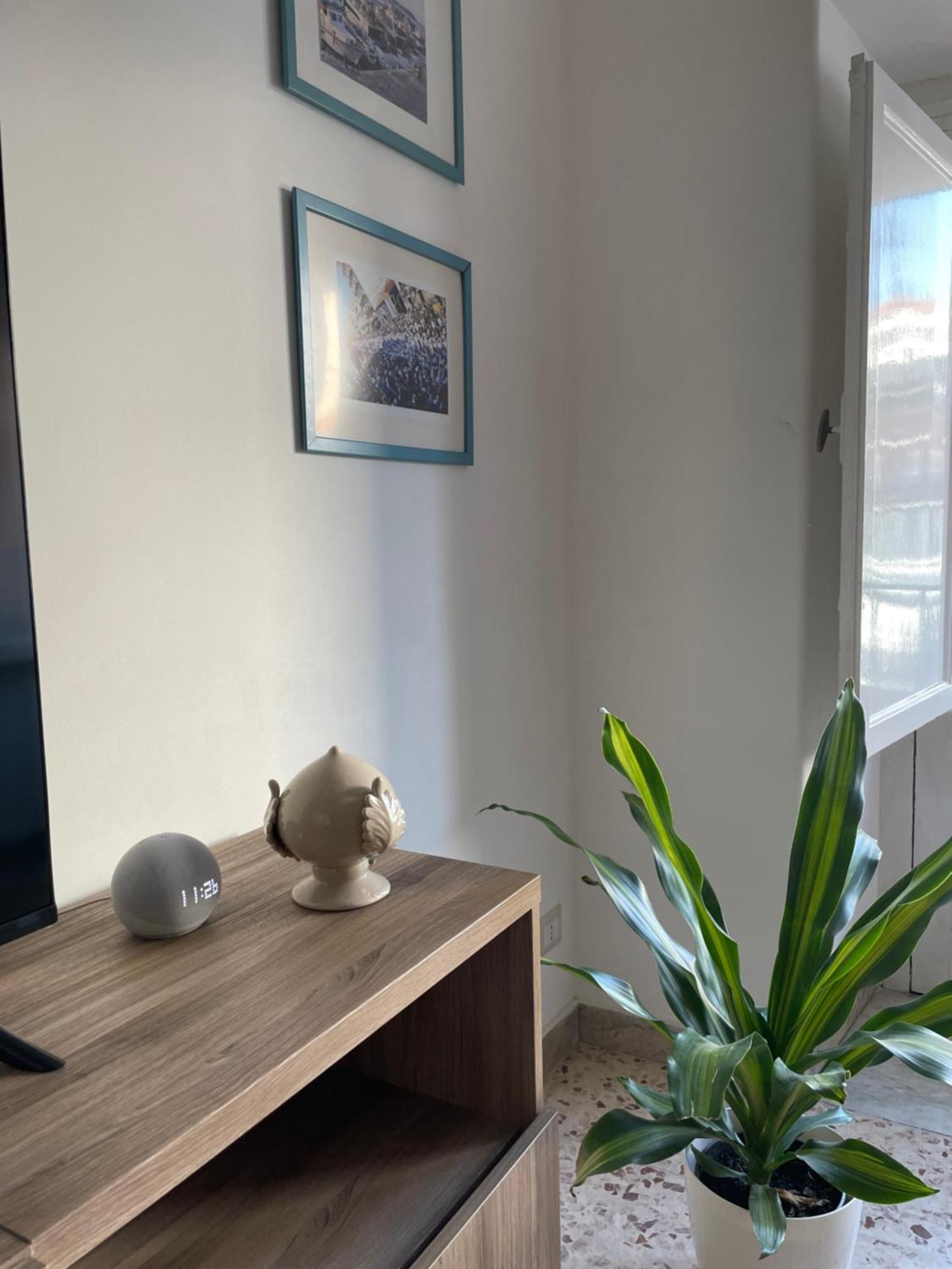 Lorenzo'S House Catania City Centre - Comfortable Large Apartment With 2 Bedrooms And 2 Baths, Close To Trains, Metro And Bus Station ภายนอก รูปภาพ