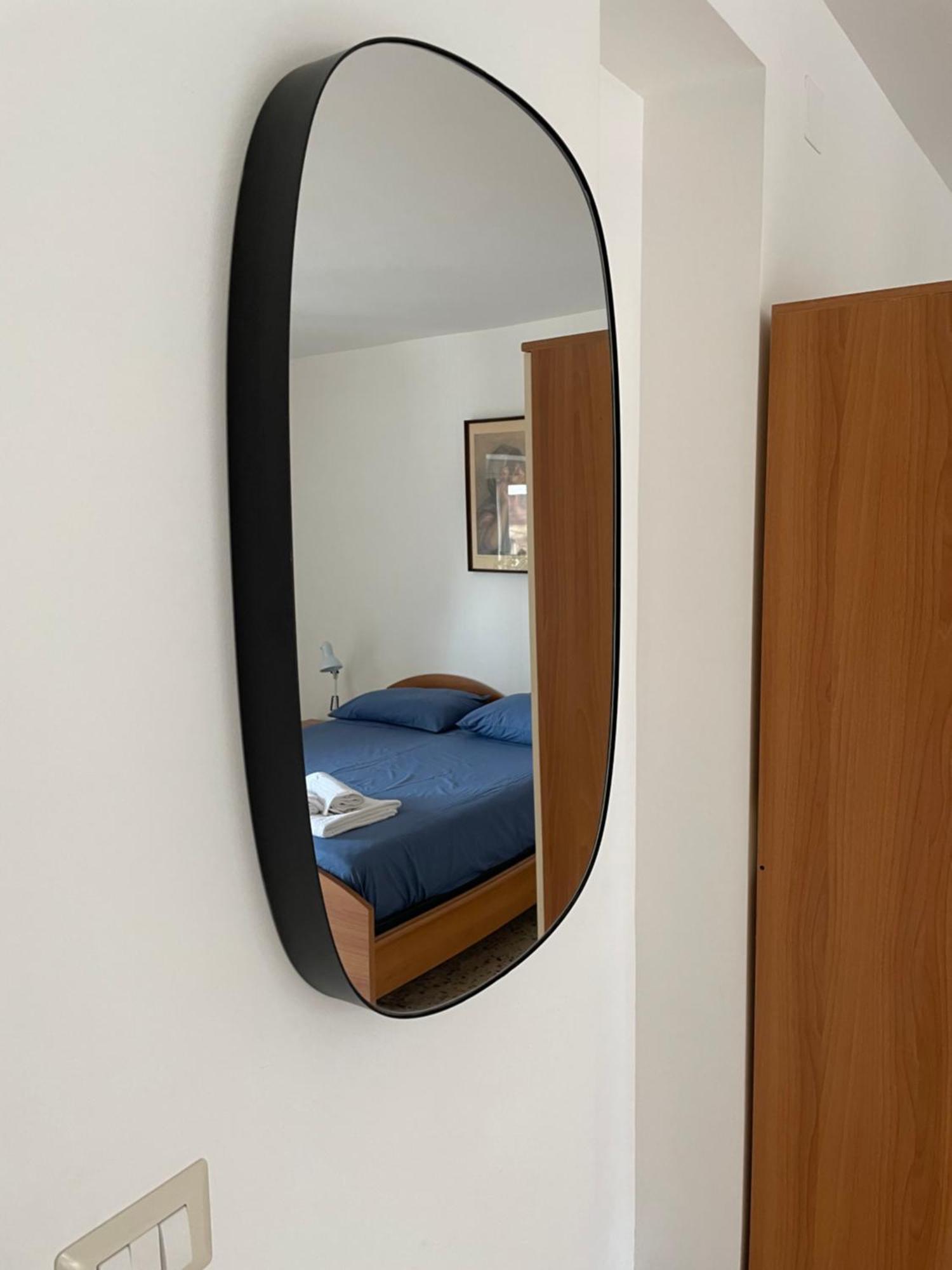 Lorenzo'S House Catania City Centre - Comfortable Large Apartment With 2 Bedrooms And 2 Baths, Close To Trains, Metro And Bus Station ภายนอก รูปภาพ
