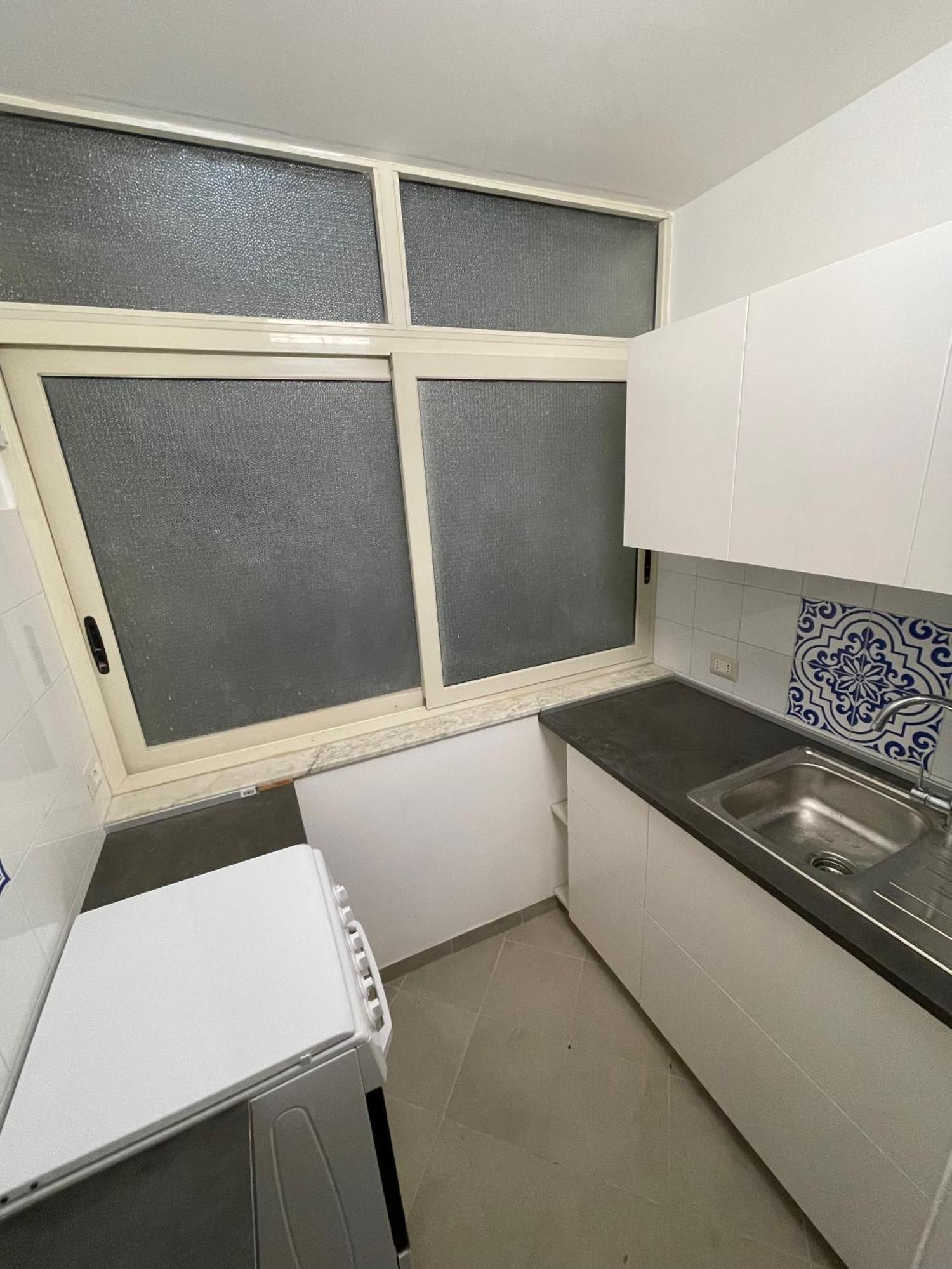 Lorenzo'S House Catania City Centre - Comfortable Large Apartment With 2 Bedrooms And 2 Baths, Close To Trains, Metro And Bus Station ภายนอก รูปภาพ